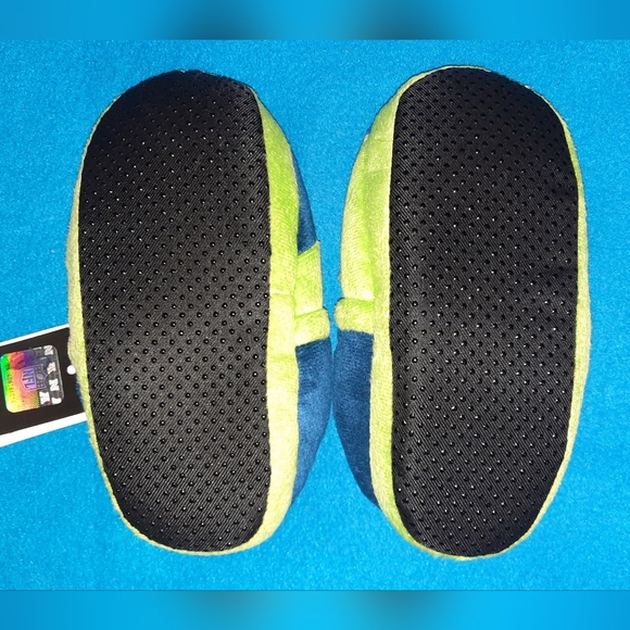NWT Kids XL Seattle Seahawks comfy soft warm Slippers - Picture 2 of 2